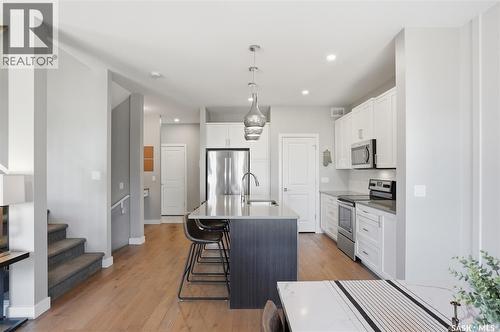 331 Underhill Bend, Saskatoon, SK - Indoor Photo Showing Kitchen With Stainless Steel Kitchen With Upgraded Kitchen