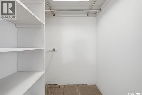 3 425 Pinehouse Drive, Saskatoon, SK - Indoor With Storage