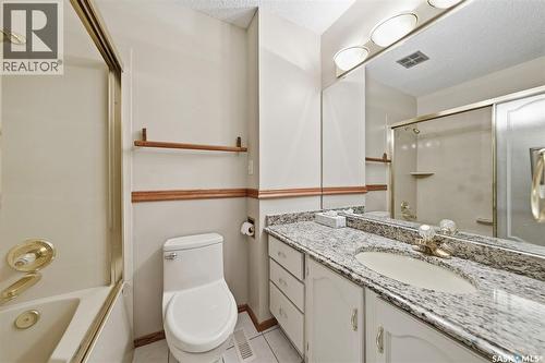 3 425 Pinehouse Drive, Saskatoon, SK - Indoor Photo Showing Bathroom