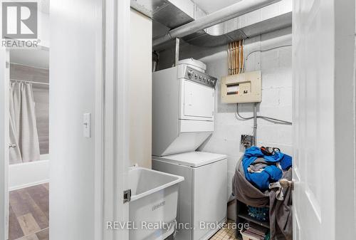 305 - 5222 Portage Road, Niagara Falls (Cherrywood), ON - Indoor Photo Showing Laundry Room
