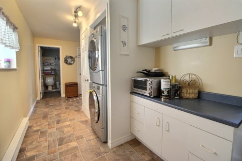Corridor - 781 Av. Létourneau, Amos, QC - Indoor Photo Showing Laundry Room