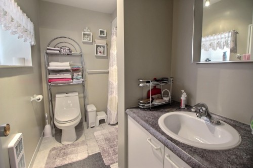 Salle de bains - 781 Av. Létourneau, Amos, QC - Indoor Photo Showing Bathroom