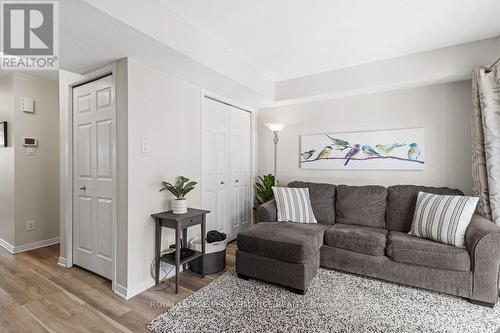 175 Windswept Private, Ottawa, ON - Indoor Photo Showing Living Room