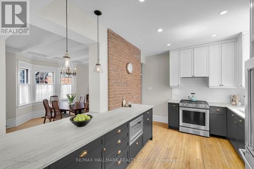 474 Brierwood Avenue, Ottawa, ON - Indoor Photo Showing Kitchen With Upgraded Kitchen
