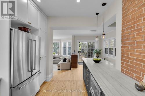 474 Brierwood Avenue, Ottawa, ON - Indoor Photo Showing Kitchen