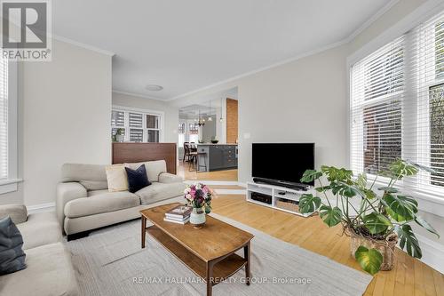 474 Brierwood Avenue, Ottawa, ON - Indoor Photo Showing Living Room