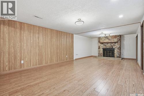 218 Anderson Crescent, Saskatoon, SK - Indoor Photo Showing Living Room With Fireplace