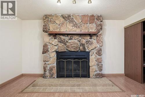 218 Anderson Crescent, Saskatoon, SK - Indoor Photo Showing Living Room With Fireplace