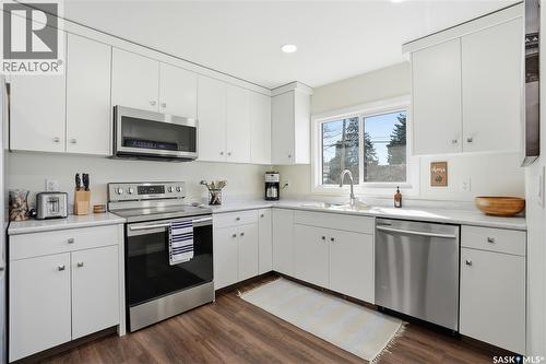 28 Oliver Crescent, Saskatoon, SK - Indoor Photo Showing Kitchen