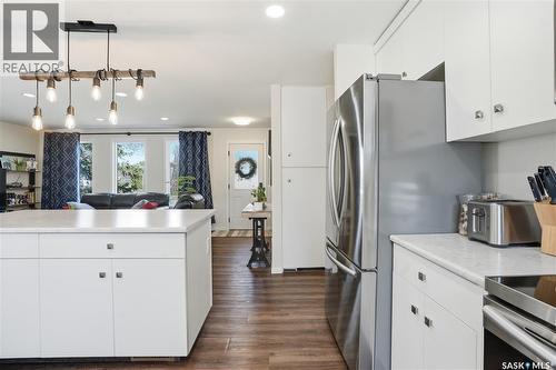 28 Oliver Crescent, Saskatoon, SK - Indoor Photo Showing Kitchen