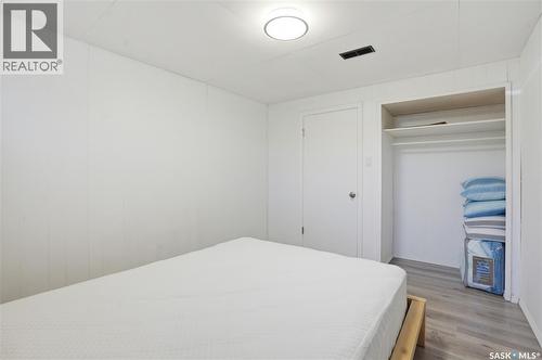 28 Oliver Crescent, Saskatoon, SK - Indoor Photo Showing Bedroom