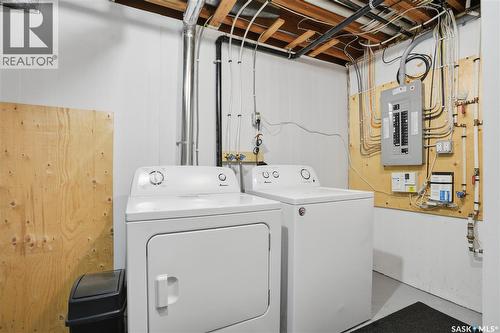 28 Oliver Crescent, Saskatoon, SK - Indoor Photo Showing Laundry Room