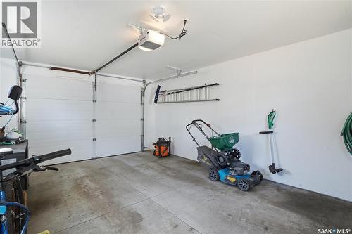 28 Oliver Crescent, Saskatoon, SK - Indoor Photo Showing Garage