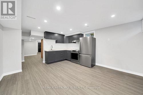 115 Pelee Avenue, Vaughan, ON - Indoor Photo Showing Kitchen
