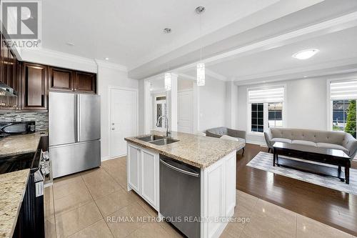 115 Pelee Avenue, Vaughan, ON - Indoor Photo Showing Kitchen With Double Sink With Upgraded Kitchen