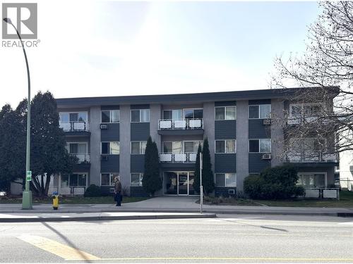 1880 Pandosy Street, Kelowna, BC - Outdoor With Facade