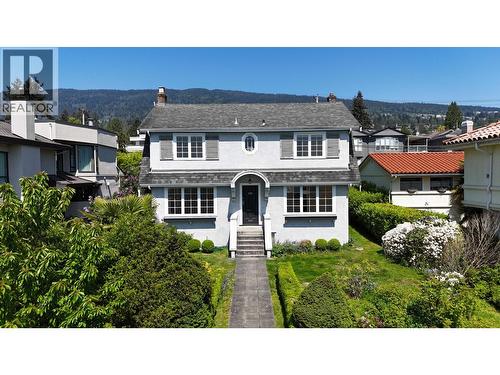 2361 Bellevue Avenue, West Vancouver, BC - Outdoor With Facade
