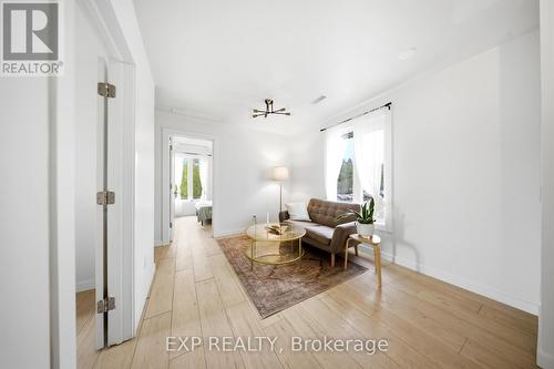 200 Madison Avenue S, Kitchener, ON - Indoor Photo Showing Other Room