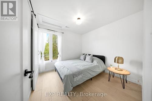 200 Madison Avenue S, Kitchener, ON - Indoor Photo Showing Bedroom