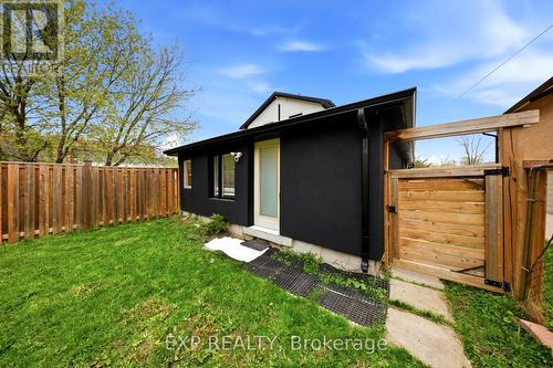 200 Madison Avenue S, Kitchener, ON - Outdoor With Exterior