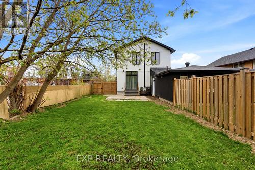 200 Madison Avenue S, Kitchener, ON - Outdoor