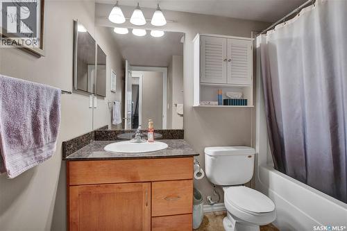 B207 103 Wellman Crescent, Saskatoon, SK - Indoor Photo Showing Bathroom