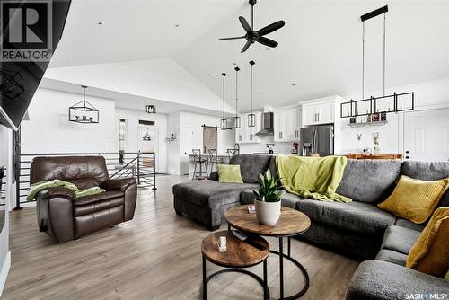 221 Alfred Crescent, Saskatchewan Beach, SK - Indoor Photo Showing Living Room