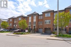 27 BELANGER CRESCENT S Toronto, ON M1L 0H3