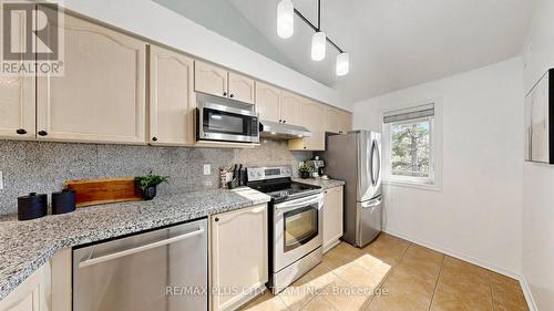 111 - 55 Bristol Road E, Mississauga, ON - Indoor Photo Showing Kitchen With Stainless Steel Kitchen With Upgraded Kitchen