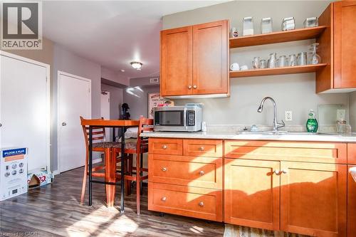 660 King Street E, Cambridge, ON - Indoor Photo Showing Kitchen