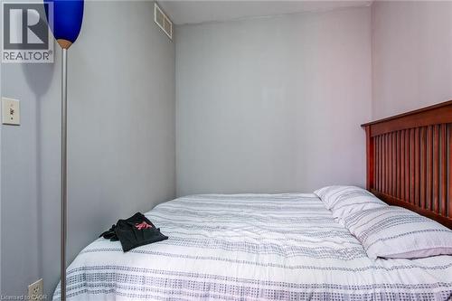 660 King Street E, Cambridge, ON - Indoor Photo Showing Bedroom