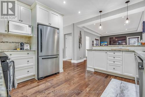 1 Old Sunset Boulevard, Ottawa, ON - Indoor Photo Showing Kitchen With Upgraded Kitchen