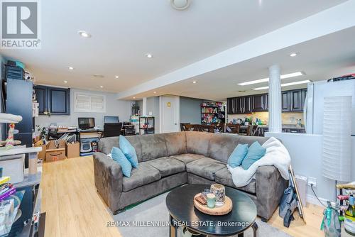 13 Cumberland Drive, Brampton, ON - Indoor Photo Showing Living Room