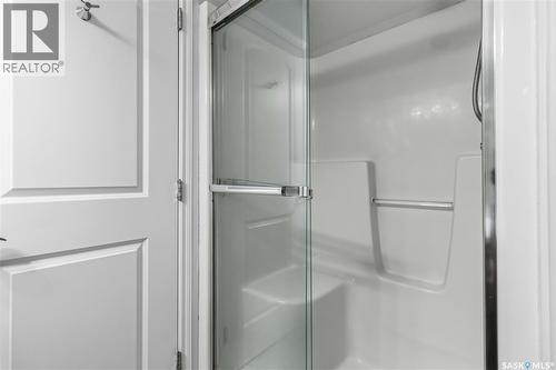 A210 103 Wellman Crescent, Saskatoon, SK - Indoor Photo Showing Bathroom