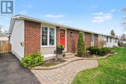 1497 BLACKHEATH STREET Ottawa, ON K1E 1K6