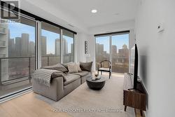 902 - 9 TECUMSETH STREET Toronto, ON M5G 3V4