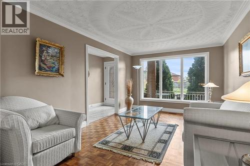 14 Indian Crescent, Hamilton, ON - Indoor Photo Showing Living Room