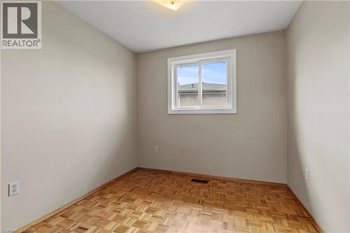 14 Indian Crescent, Hamilton, ON - Indoor Photo Showing Other Room