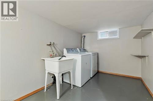14 Indian Crescent, Hamilton, ON - Indoor Photo Showing Laundry Room