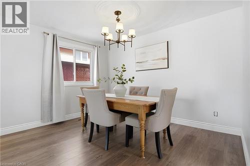 484 Hunterswood Court, Waterloo, ON - Indoor Photo Showing Dining Room