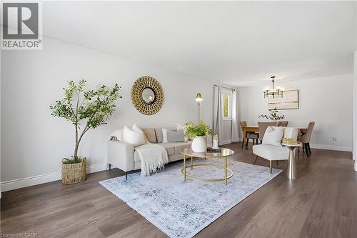 484 Hunterswood Court, Waterloo, ON - Indoor Photo Showing Living Room