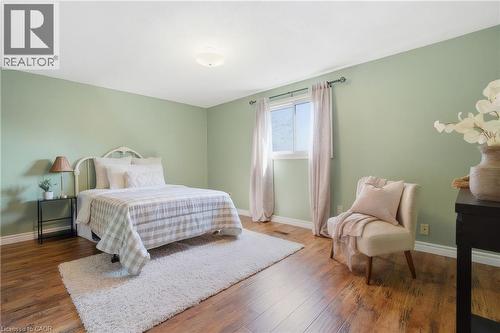 484 Hunterswood Court, Waterloo, ON - Indoor Photo Showing Bedroom