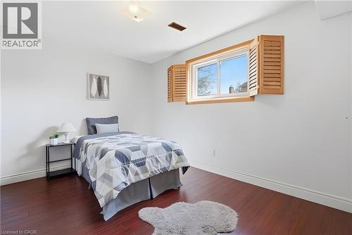 484 Hunterswood Court, Waterloo, ON - Indoor Photo Showing Bedroom