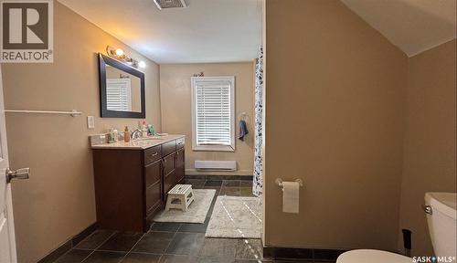 2324 Halifax Street, Regina, SK - Indoor Photo Showing Bathroom