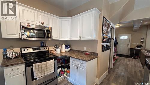 2324 Halifax Street, Regina, SK - Indoor Photo Showing Kitchen
