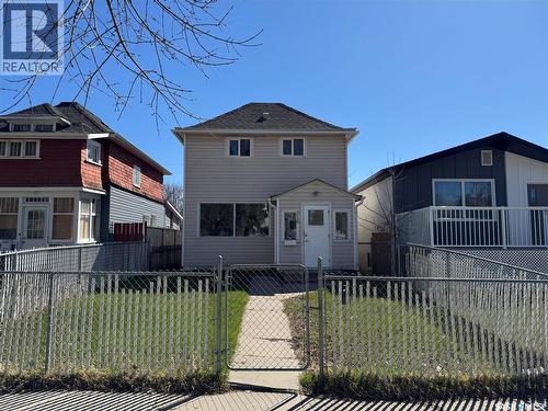 318 H AVENUE S  Saskatoon, SK S7M 1W3