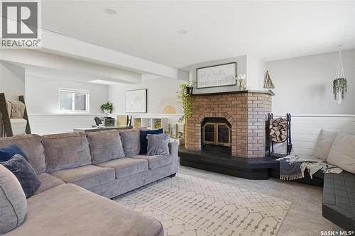 615 Kingsmere Boulevard, Saskatoon, SK - Indoor Photo Showing Living Room With Fireplace