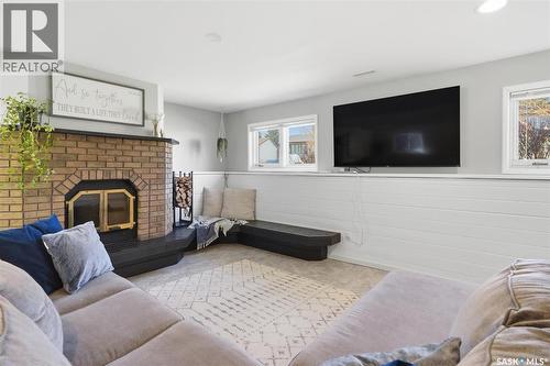 615 Kingsmere Boulevard, Saskatoon, SK - Indoor Photo Showing Living Room With Fireplace