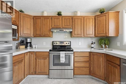 615 Kingsmere Boulevard, Saskatoon, SK - Indoor Photo Showing Kitchen With Stainless Steel Kitchen With Double Sink