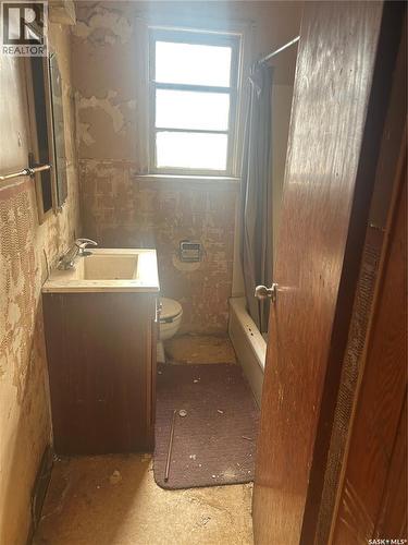 1133 Elphinstone Street, Regina, SK - Indoor Photo Showing Bathroom
